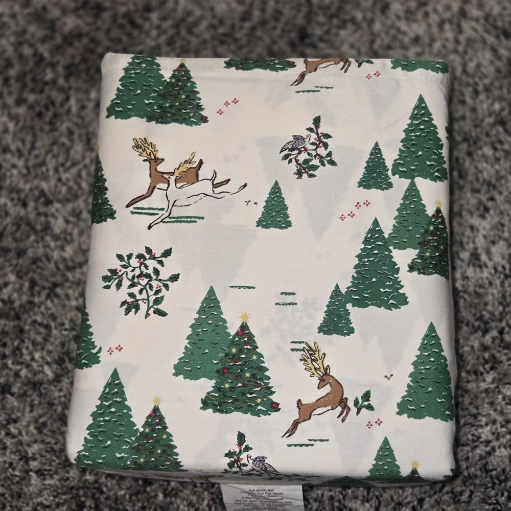 Target Holiday Mattress Cover - Green and White